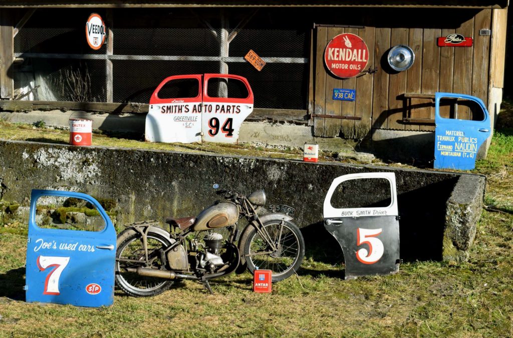 Automobilia et déco garage chez Schulé Antiquités