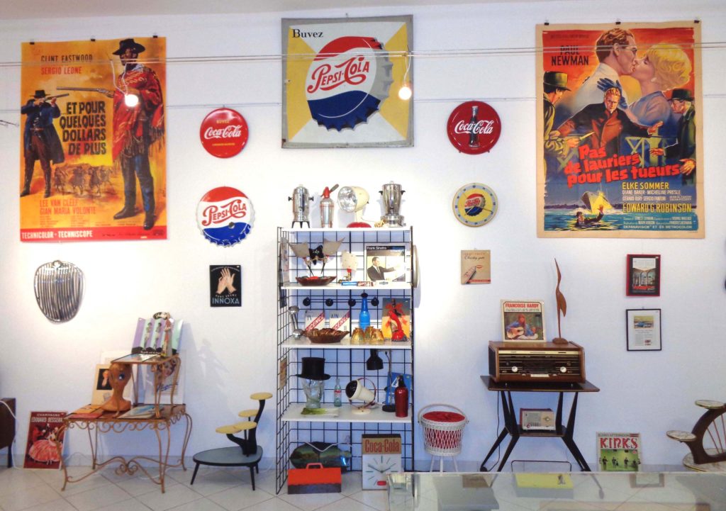 affiches de cinéma, objets et petits meubles pour déco