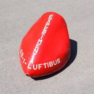 Pièce d'un avion expérimental Suisse : Nez en polyester moulé.