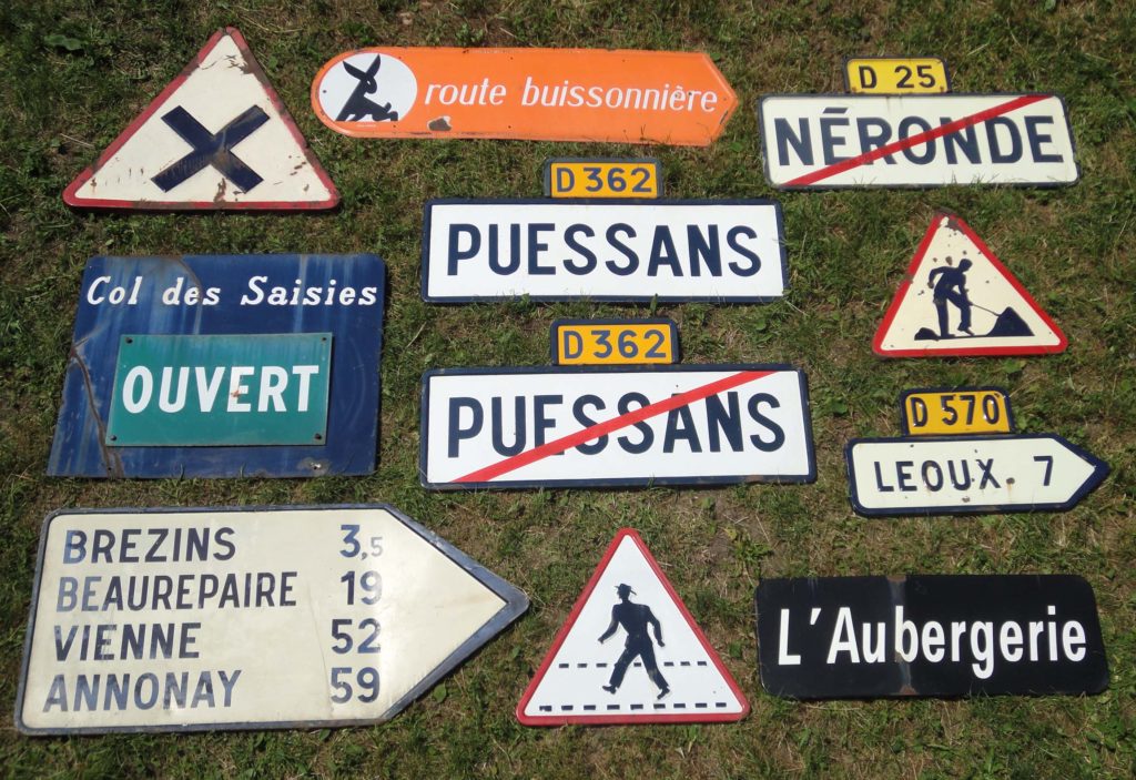 anciens panneaux de signalisation français en tôle émaillée