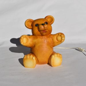 Vieille lampe vintage des années 1970. en forme d'ours. Lampe veilleuse pour enfants de la marque Allemande Heico. En plastique moulé.