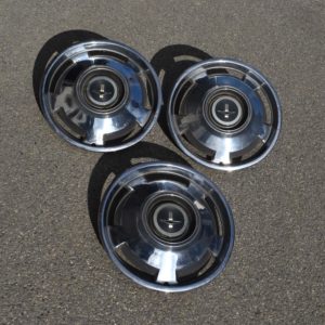 Monza Chevrolet 1965 hubcap Raddeckel enjoliveurs vintage. Pièces détachées d'époque. Chapeaux de roue pour Chevrolet Monza.