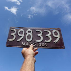 Plaque d'immatriculation USA 1924 Massachusetts licence plate. Old collectible American license plate year 1924.