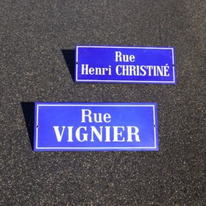 Geneva Swiss street signs porcelain enamel cobalt blue. Plaques de rues émaillées de Genève vintage couleur bleu cobalt