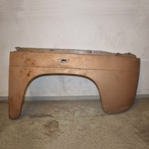 Aile avant de Renault 8, côté passager. Pièce détachée de démonte. Vorderer Kotflügel von Renault 8 Beifahrerseite Ersatzteil