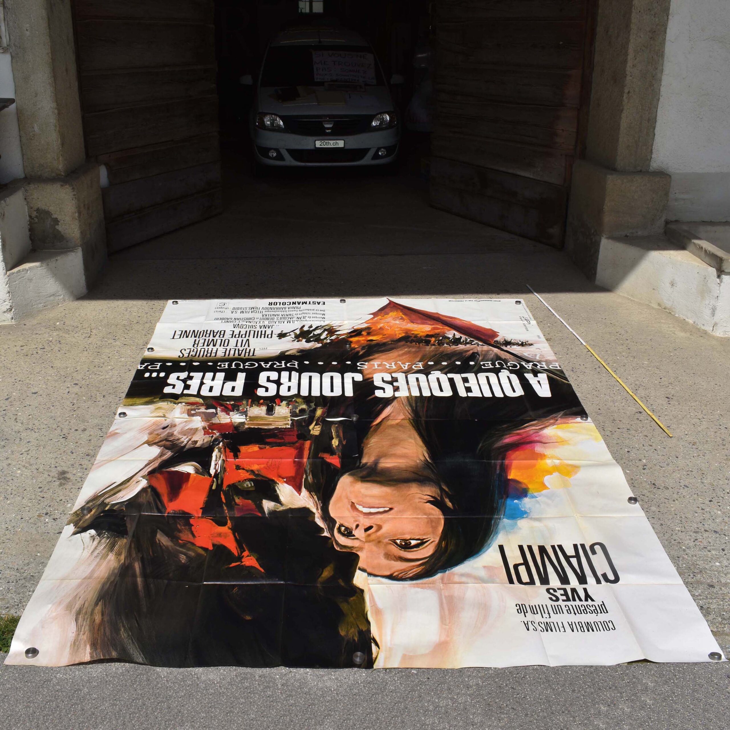 Affiche 2 mètres par 3 film à quelques jours près.