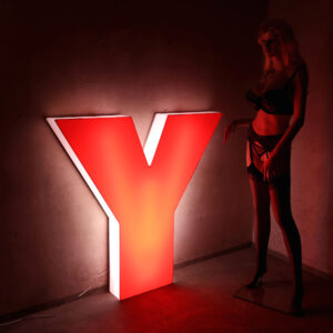 Lettre lumineuse Y géante 120cm