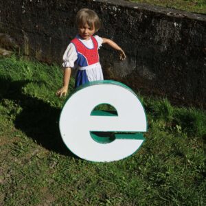 e lettre d'enseigne lumineuse vintage