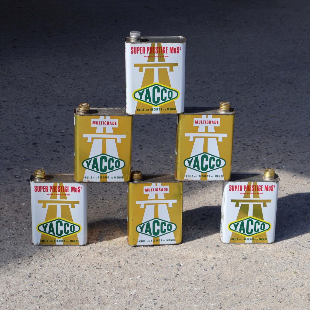 Bidons d'huile Yacco vintage autoroute.