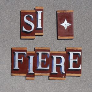 Lettres anciennes peintes à la main