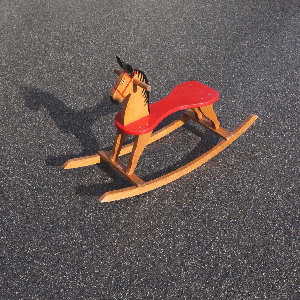 Cheval à bascule en bois 50's