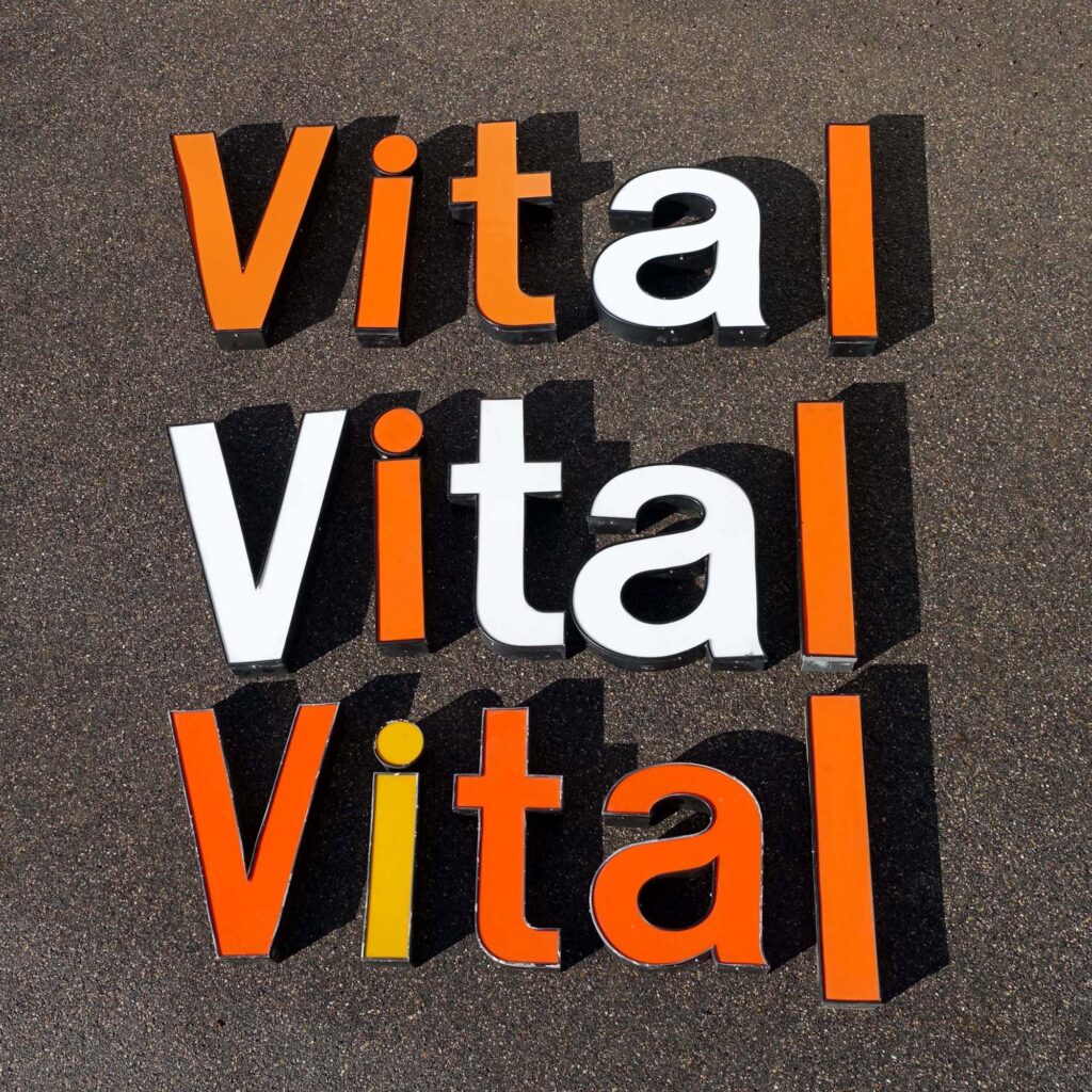 Lettres d'enseigne vital pour une déco