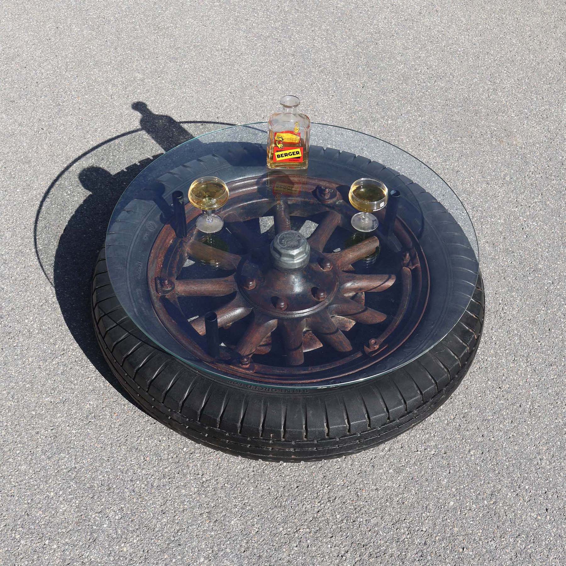 Table basse roue automobile 1920s