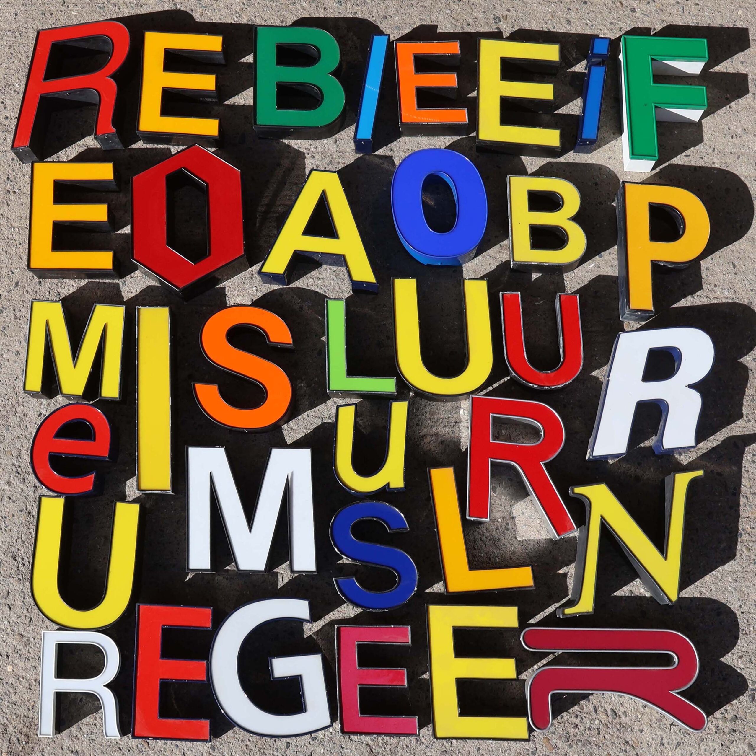 Lettres enseigne vintage 1970.