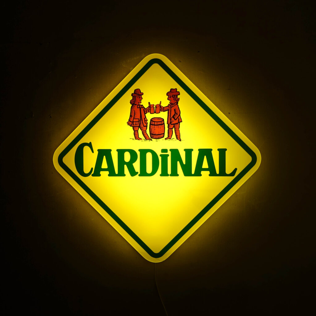 Cardinal enseigne 1970s