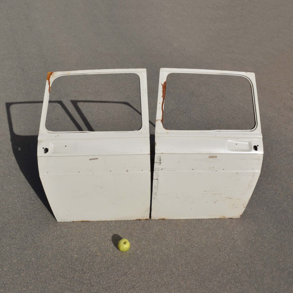 Portes arrière Renault 8 pièces détachées de démonte.
