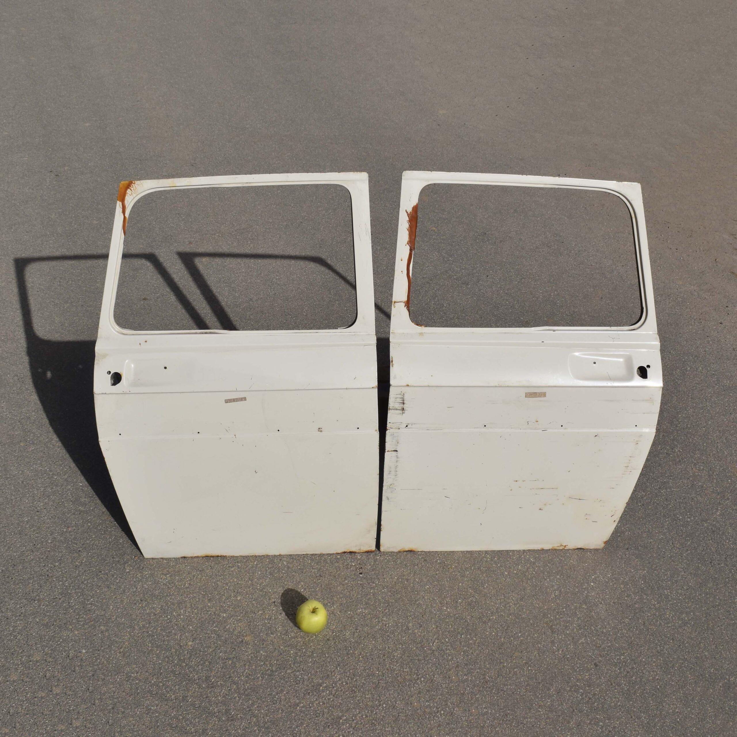 Portes arrière Renault 8 pièces détachées de démonte.
