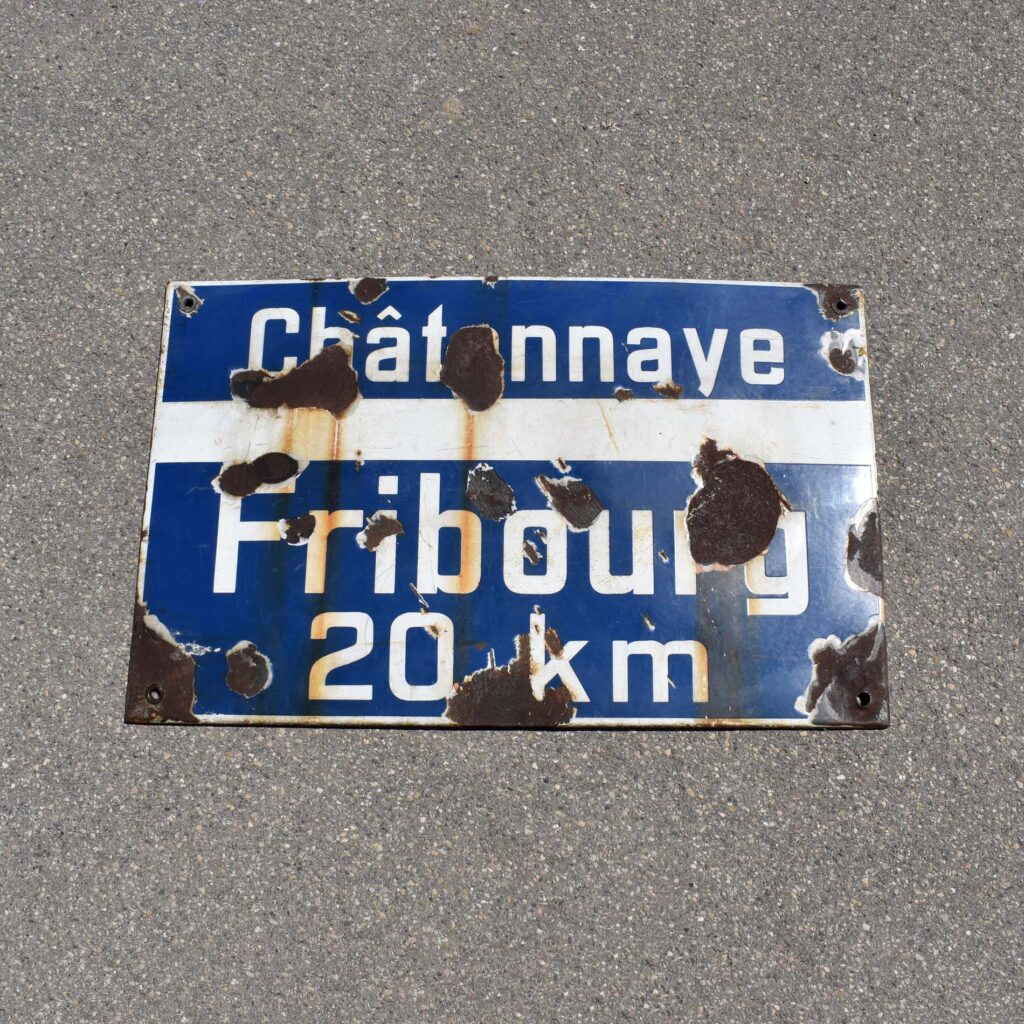 Châtonnaye Fribourg panneau 50s. Ancienne signalisation