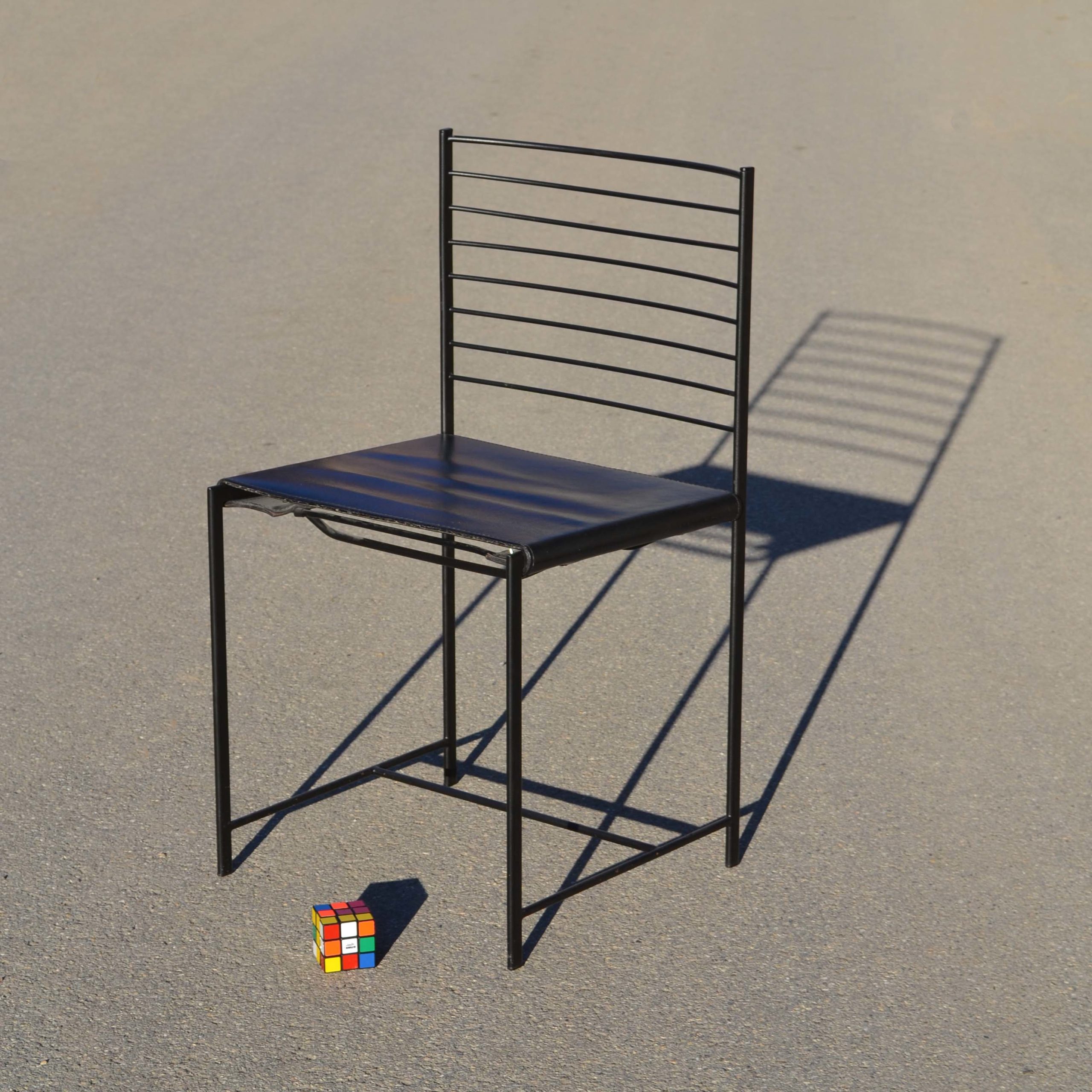 Chaise Alice Cidue 80s. Siège design minimaliste