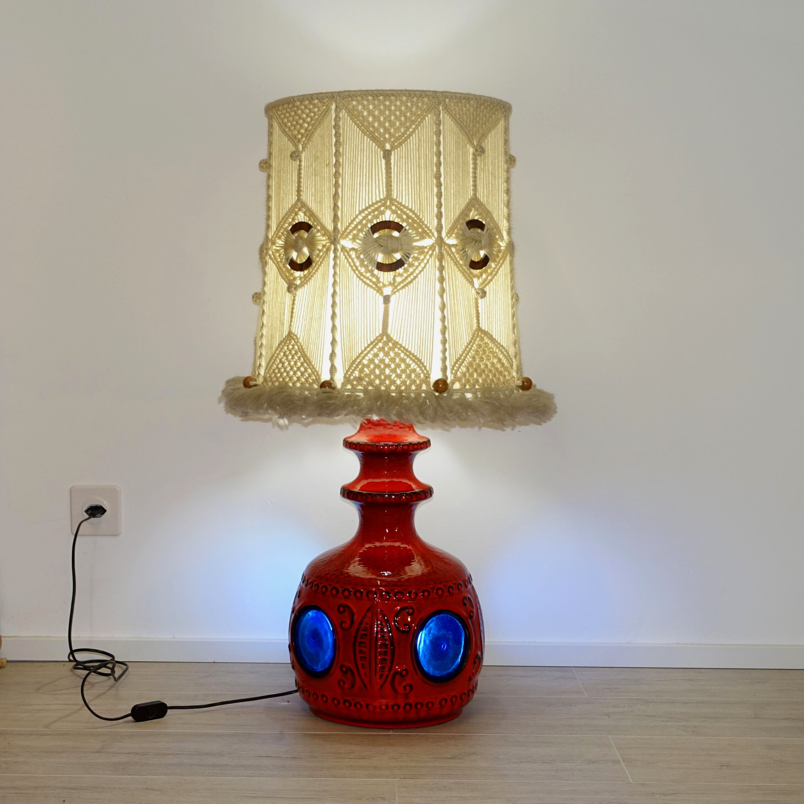 Lampe hippie fat lava Bay Keramik. Luminaire d'ambiance