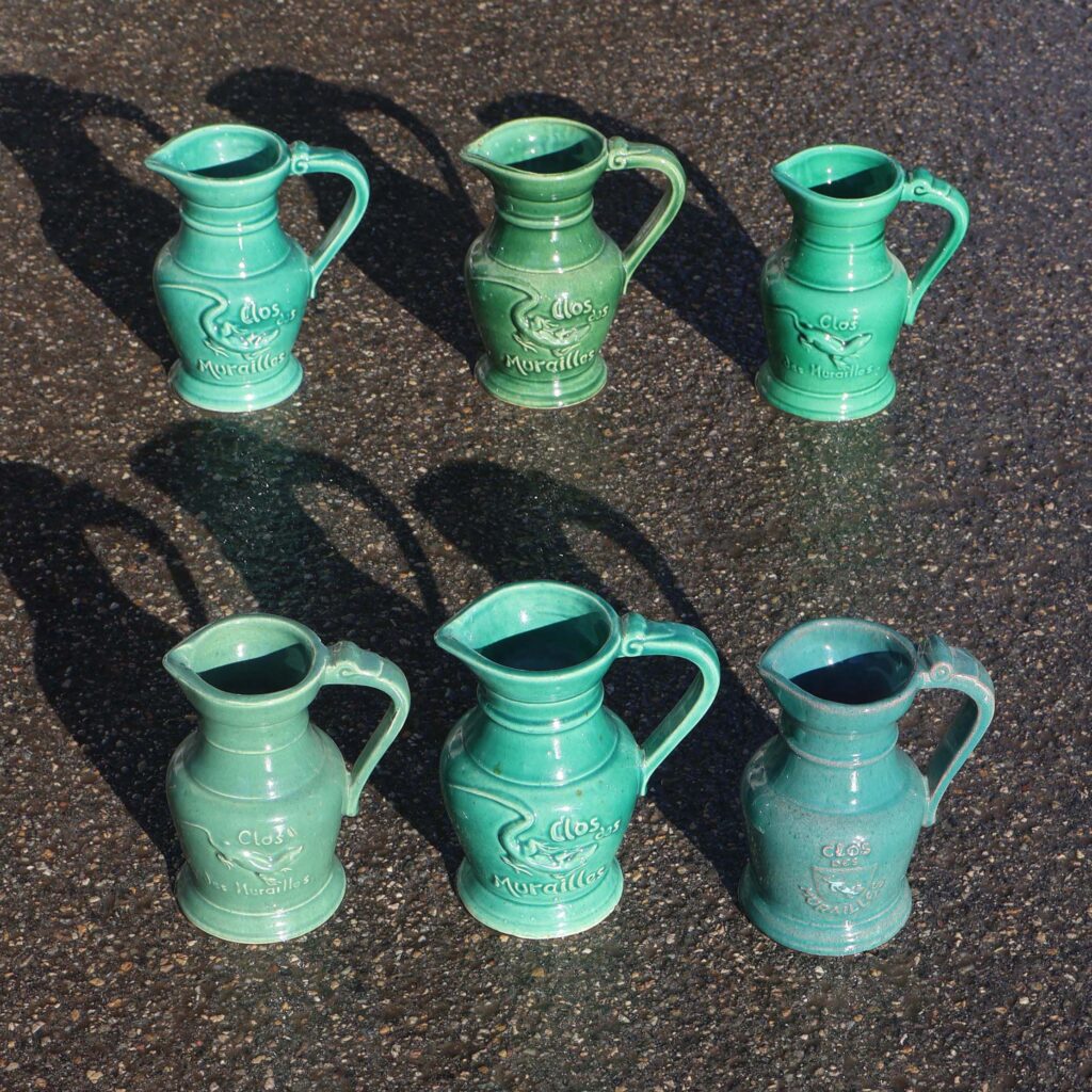 Les murailles Aigle channes publicitaires en céramique