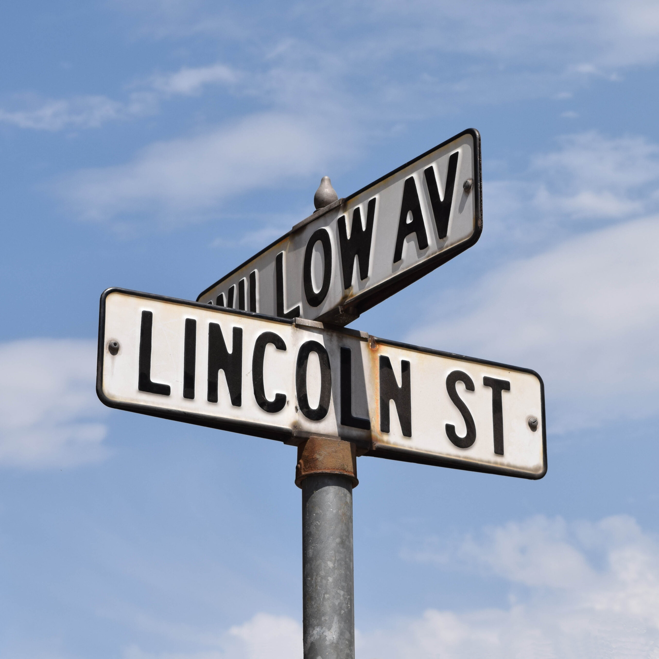 Poteau plaques rues USA. Déco américaine vintage