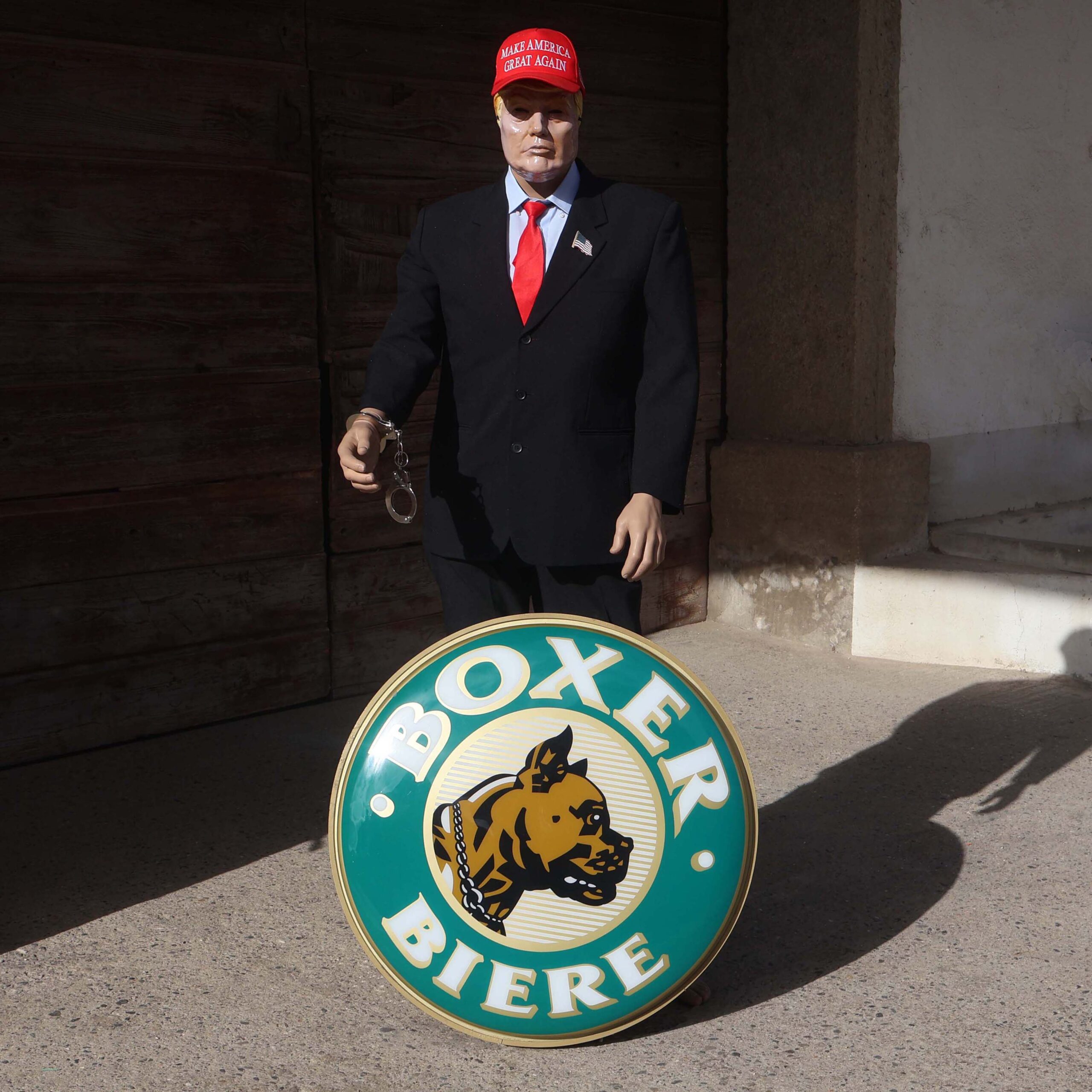 Bière Boxer enseigne lumineuse vintage années 1980-90.