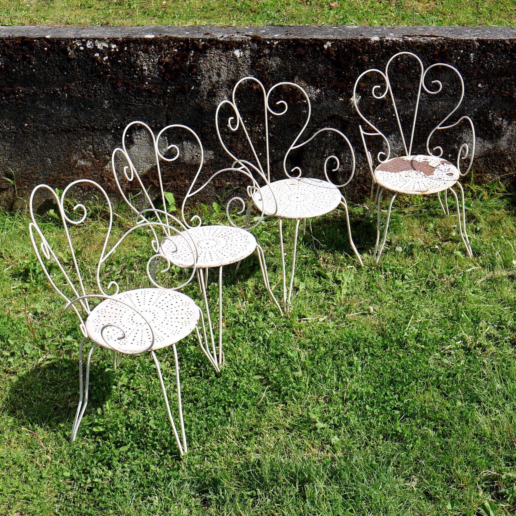 4 chaises jardin romantique 70s. Fauteuils avec accoudoirs.