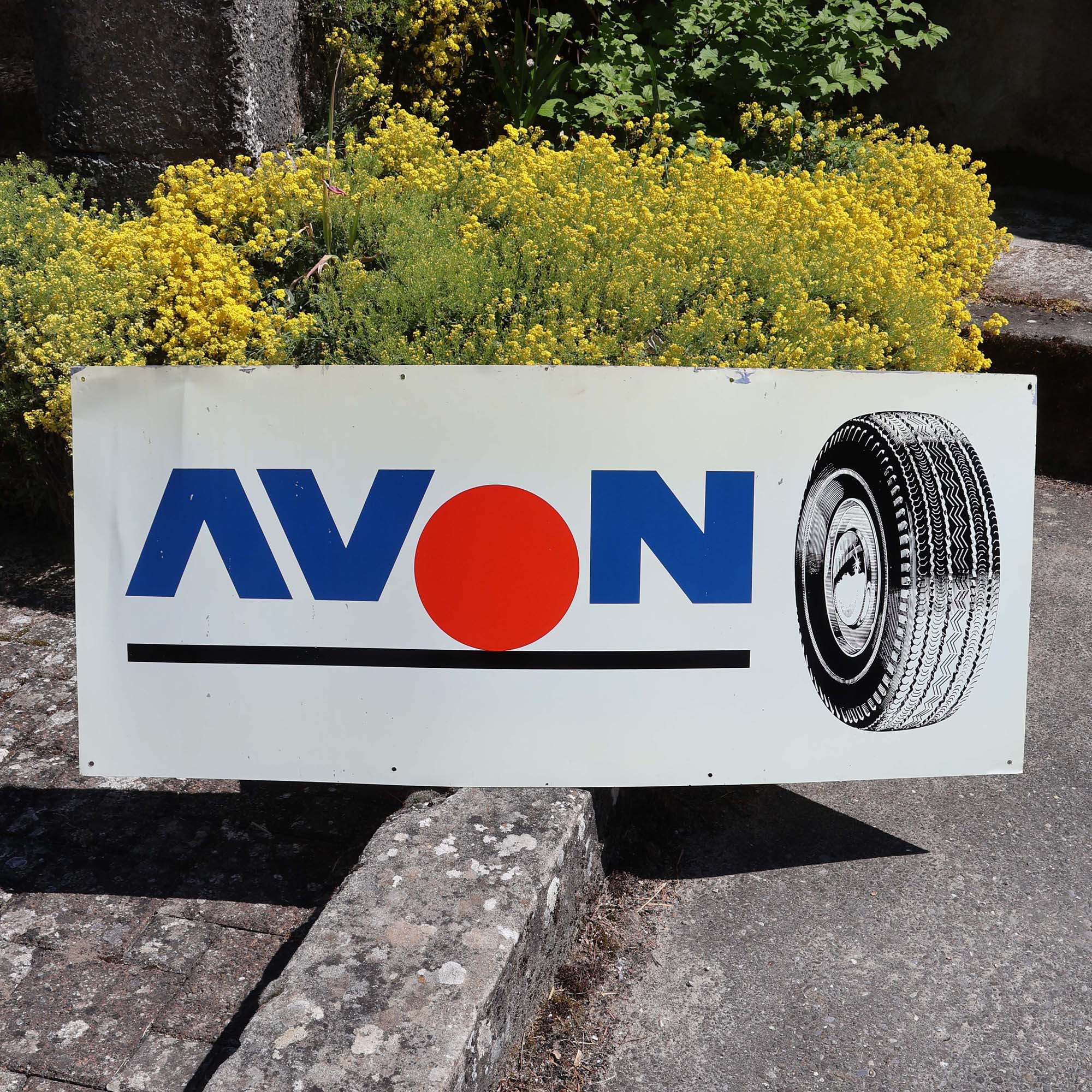 Avon tôle publicitaire logo 1969. Enseigne vintage de garage