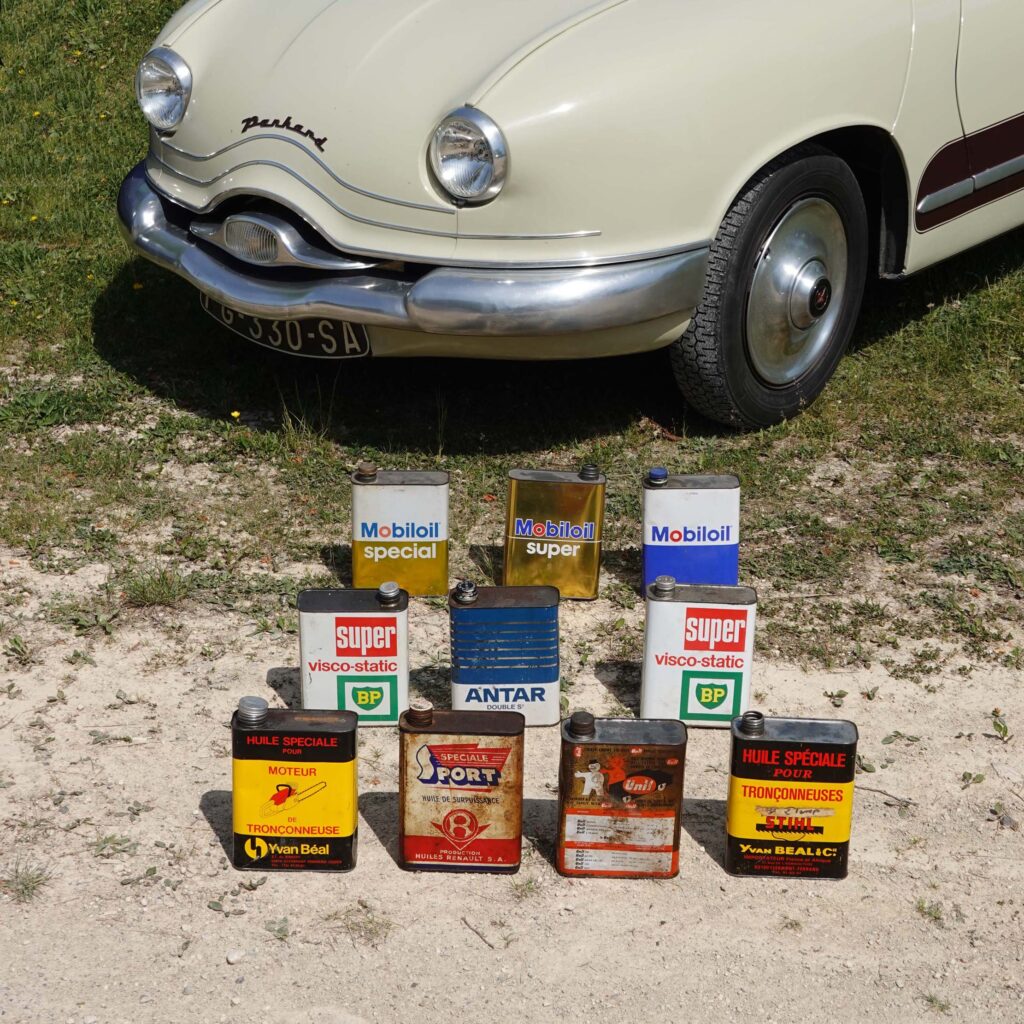 Bidons d'huile vintage 2lt 60s. Vieilles boites d'huile moteur
