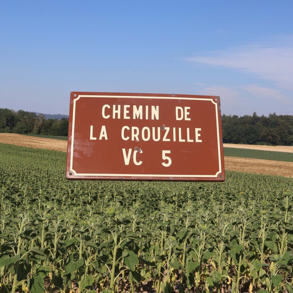Crousille tirelire plaque émaillée brune. Rue de la Crouzille.
