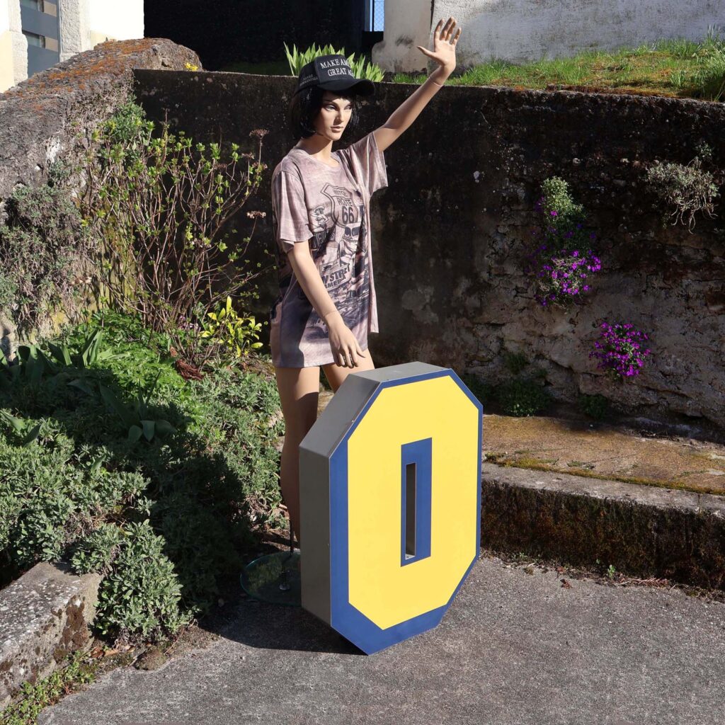 Lettre lumineuse vintage O 85cm. Grande lettre publicitaire