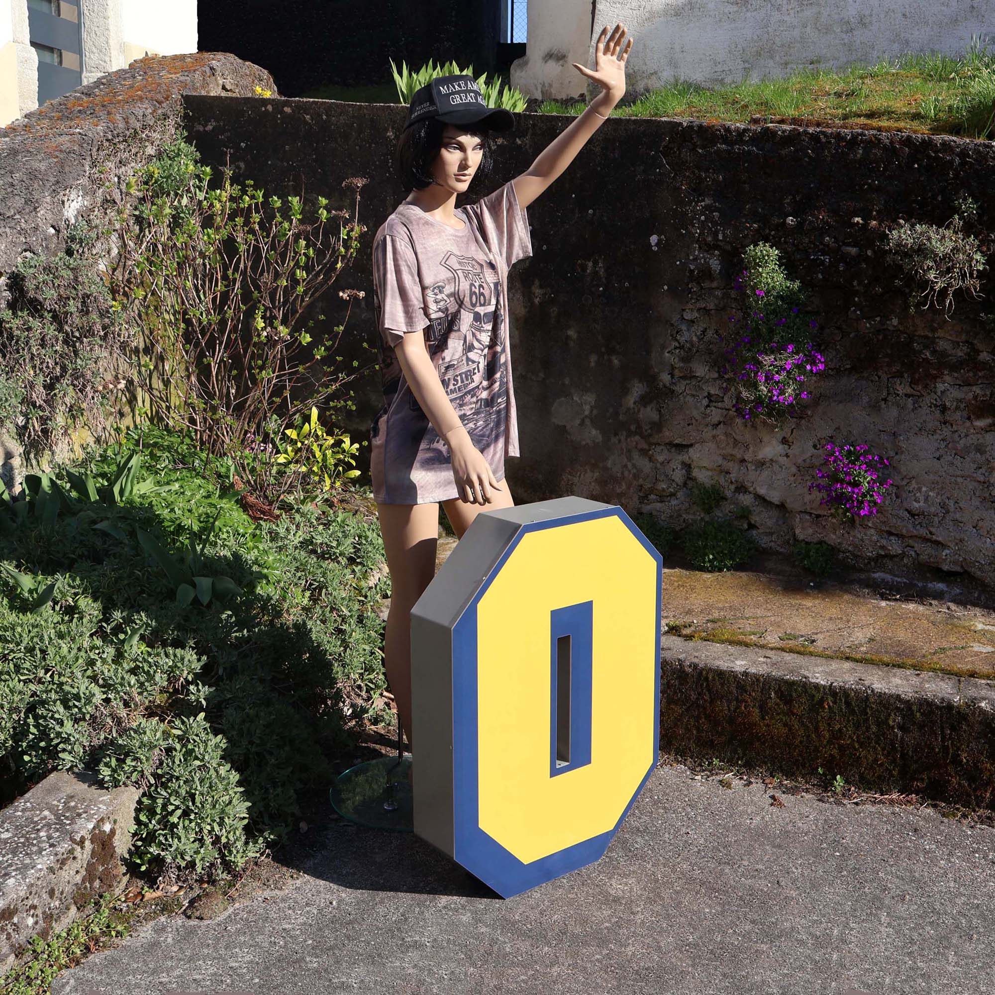 Lettre lumineuse vintage O 85cm. Grande lettre publicitaire