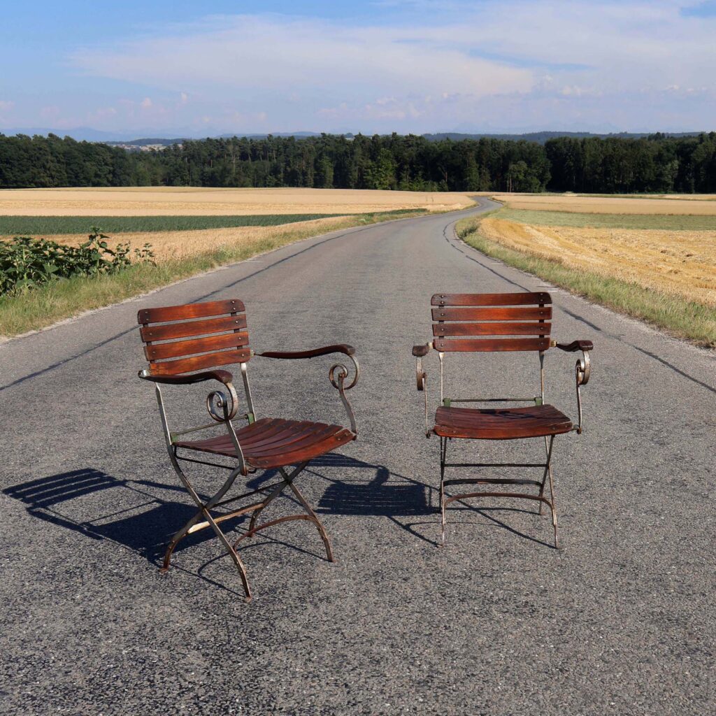 Fauteuils 1930s pliants accoudoirs. Anciens sièges