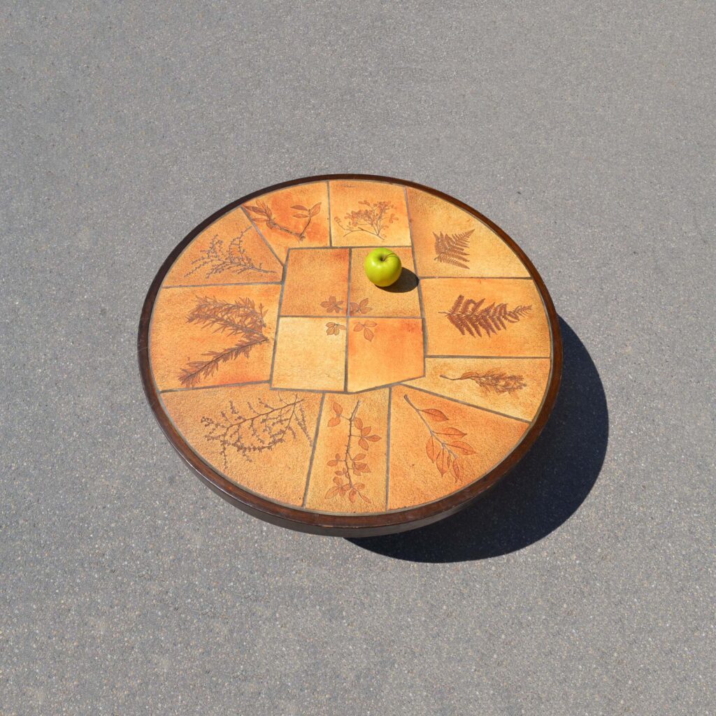 Table Raymonde Leduc Vallauris. Table basse, plateau céramique.