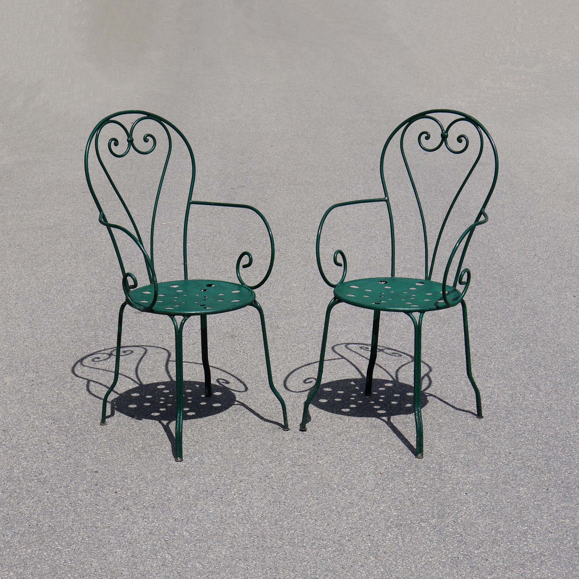 2 fauteuils de jardin fer forgé 60s. Sièges de style romantique.
