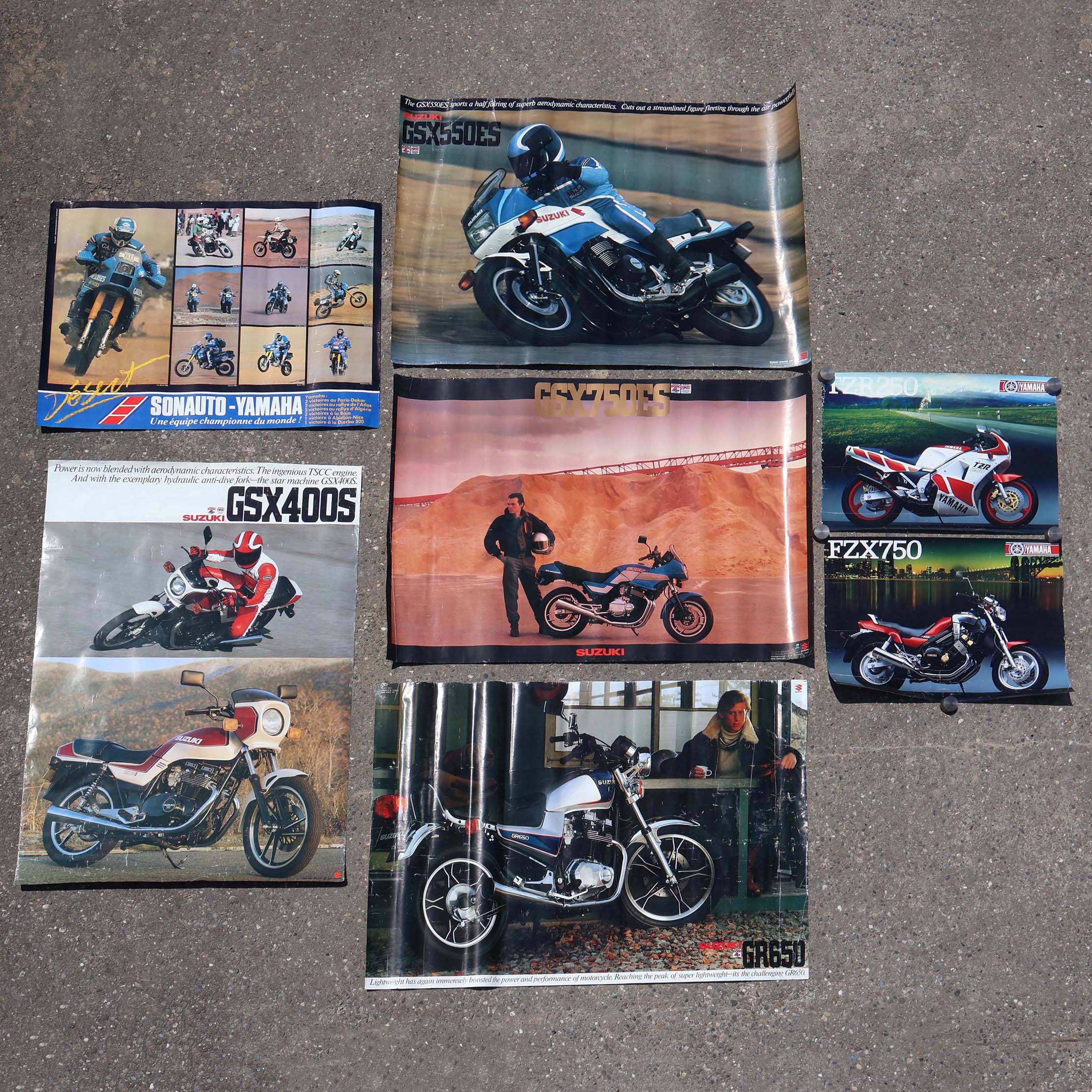 Affiches posters motos 80s. Lot de 7 posters et affichettes vintage.