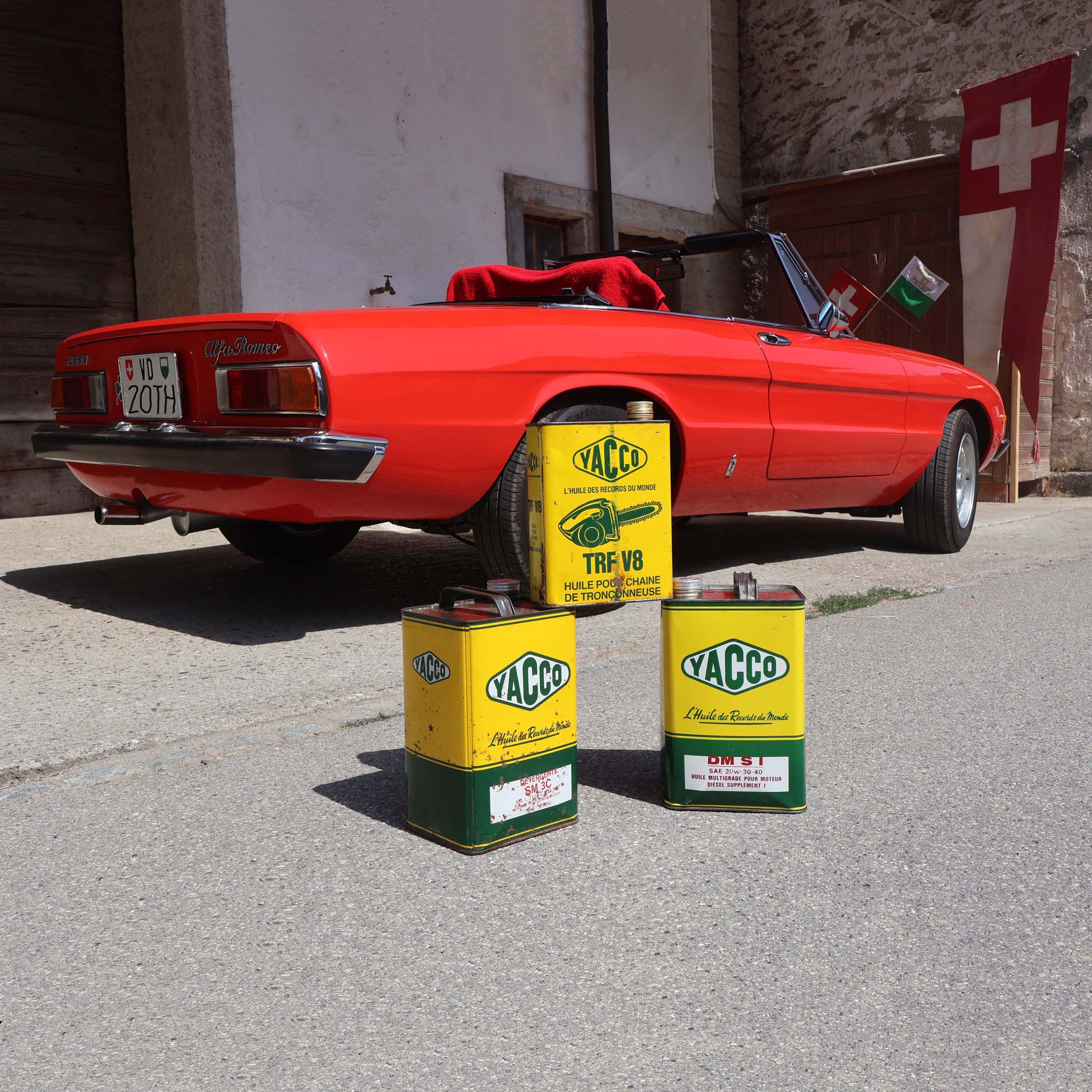 Bidons Yacco vintage 1950s 5lt. Détergente, et tronçonneuse 2lt.