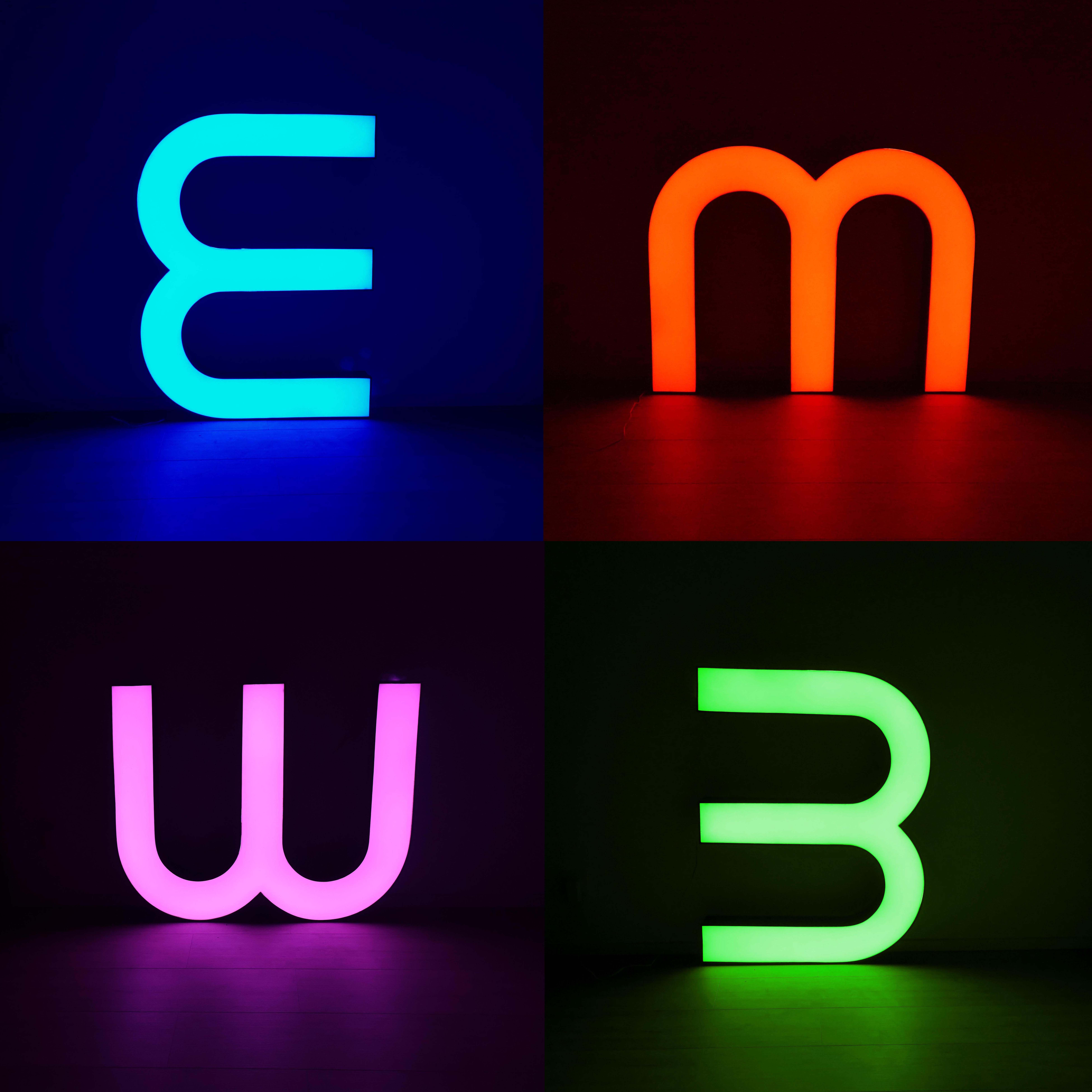 Lettre lumineuse vintage E,M,W,B. D'enseigne publicitaire années 70.