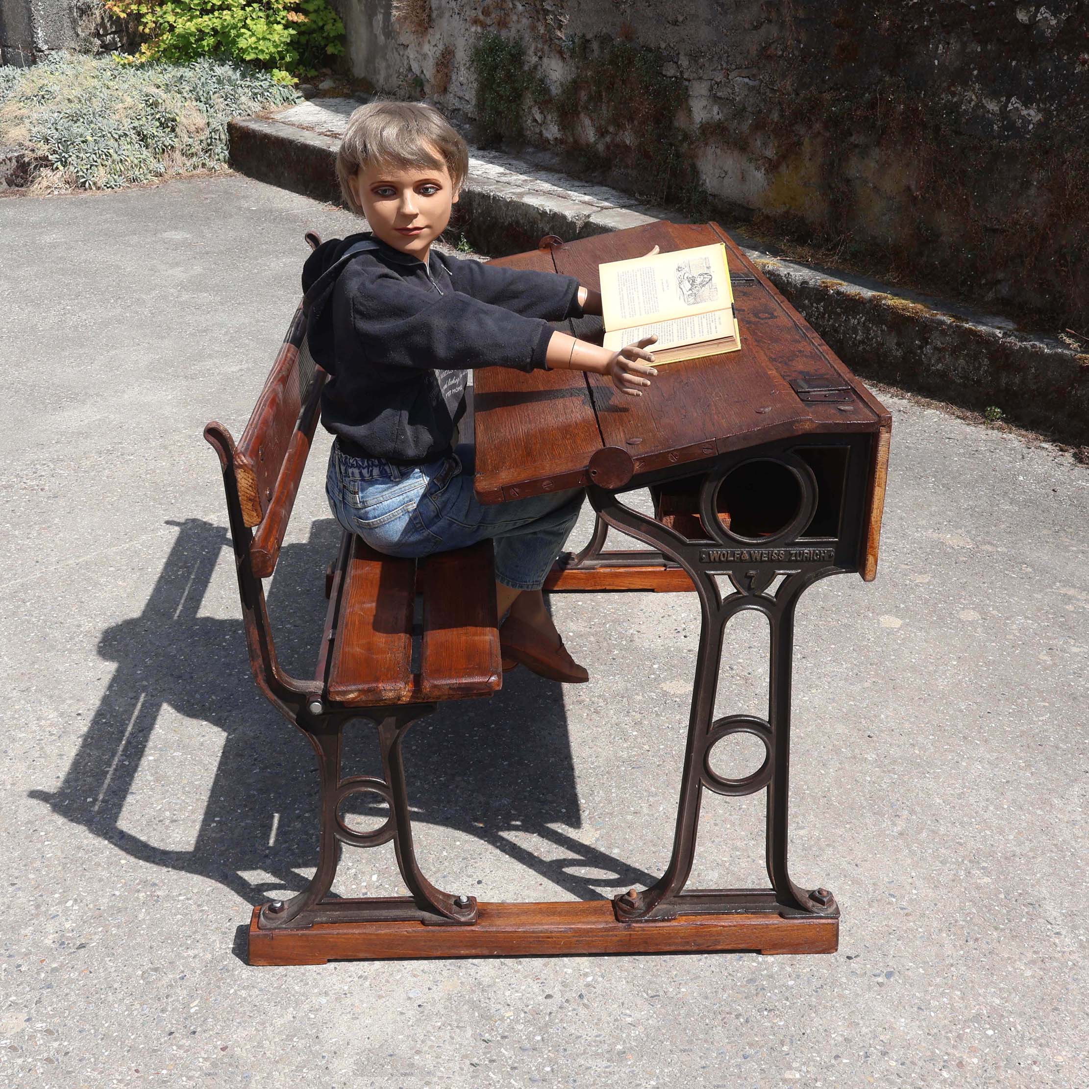 Pupitre scolaire Wolf et Weiss 19ème. De fabrication Suisse