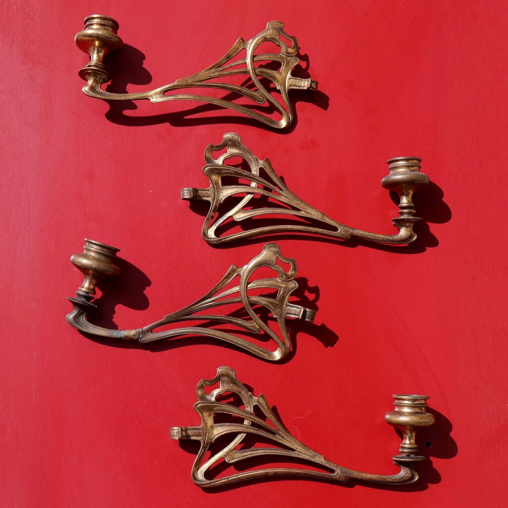 Bougeoirs de piano Art-Nouveau. Anciens porte-bougies en laiton
