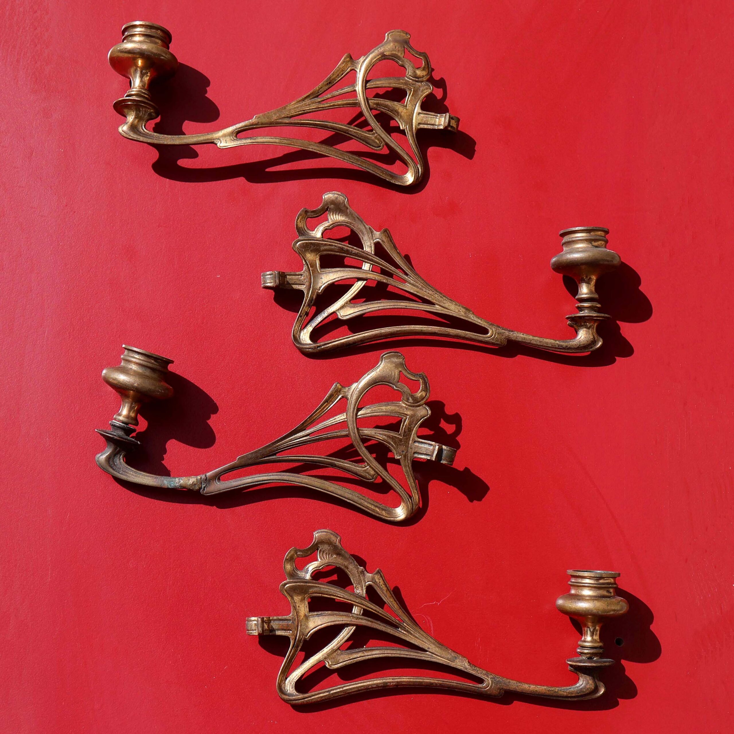 Bougeoirs de piano Art-Nouveau. Anciens porte-bougies en laiton