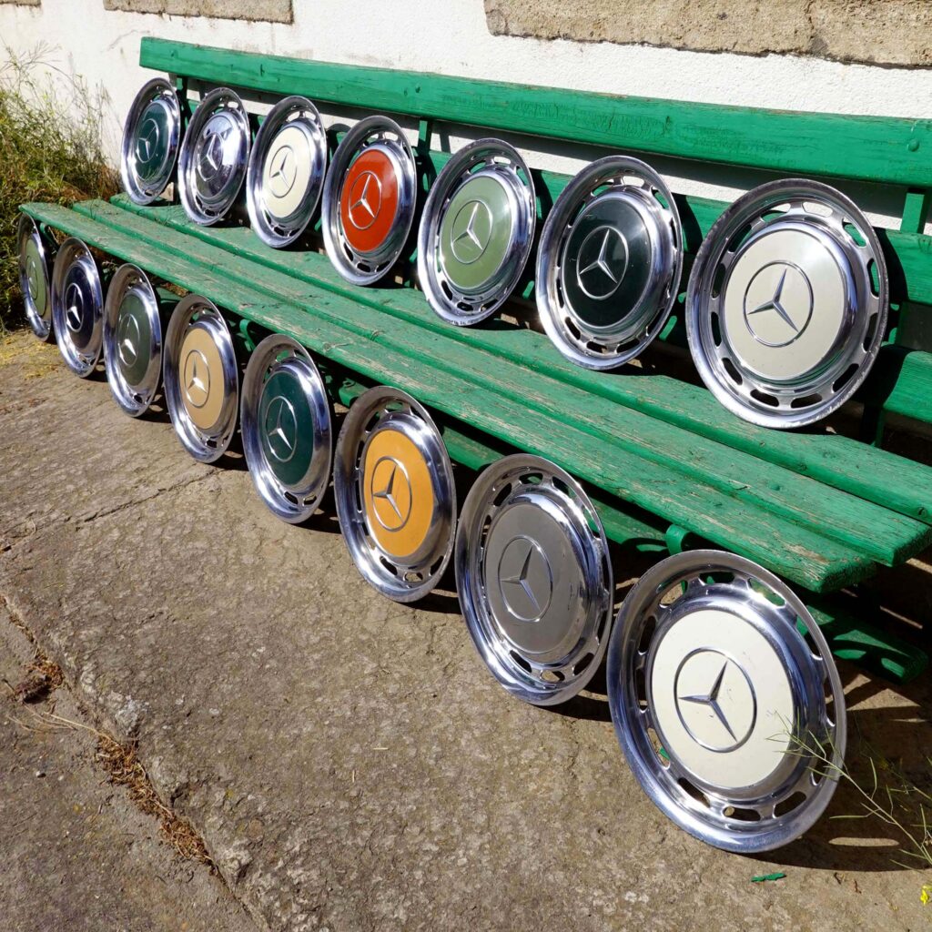 Enjoliveurs Mercedes 1960s déco. 15 chapeaux de roue