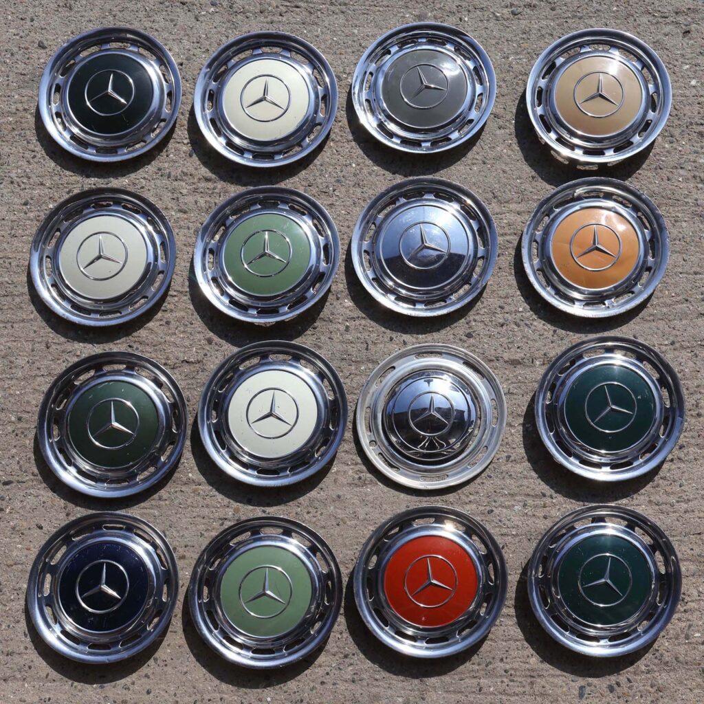 Enjoliveurs de roue Mercedes 1970. Vintage seventies hubcaps