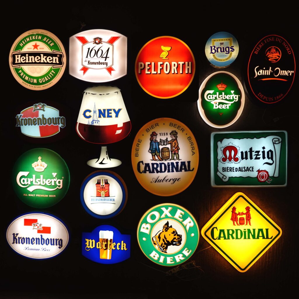 Enseignes lumineuses bière 80s.